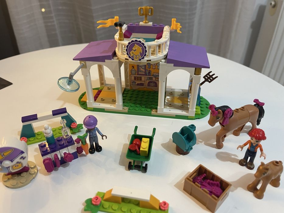 Lego Friends szkolenie koni 41746