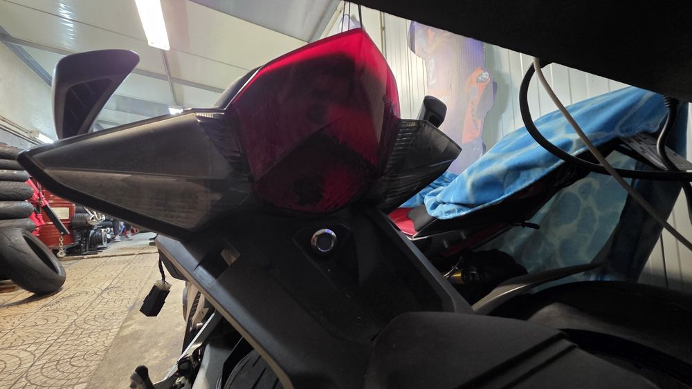 Honda VFR 1200 F _  Acidentada