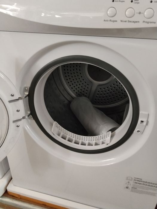 Máquina de secar roupa