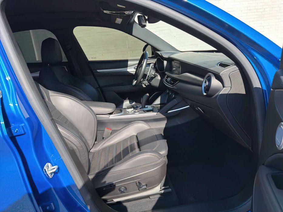 Alfa Romeo Stelvio Veloce      2023