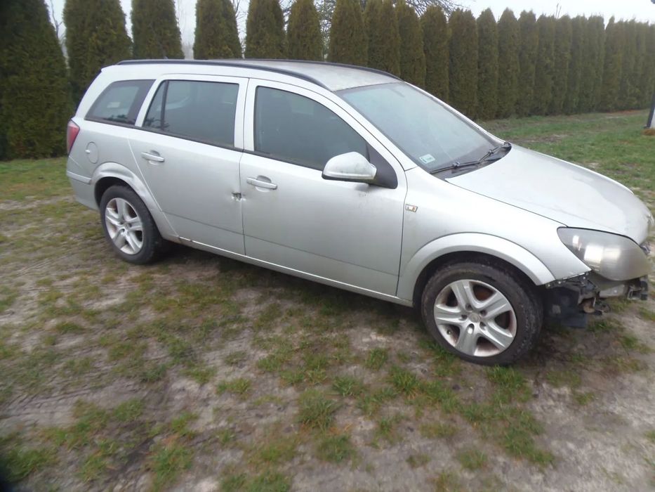OPEL ASTRA H 2010R DRZWI LAMPY ZDERZAK SILNIK SKRZYNIA W CAŁOŚCI NA CZĘŚCI DAWCA