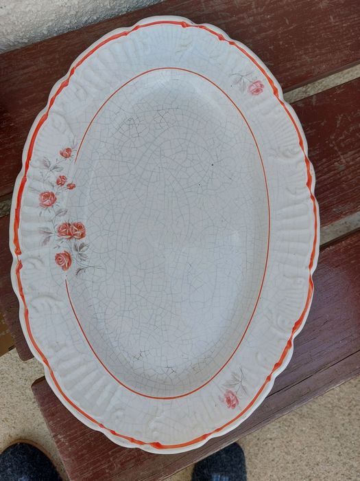 Antiga travessa, faiança portuguesa