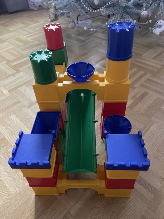 Конструктор великий цікавий