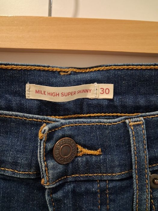 Levis spodnie damskie z rozdarciami skinny M