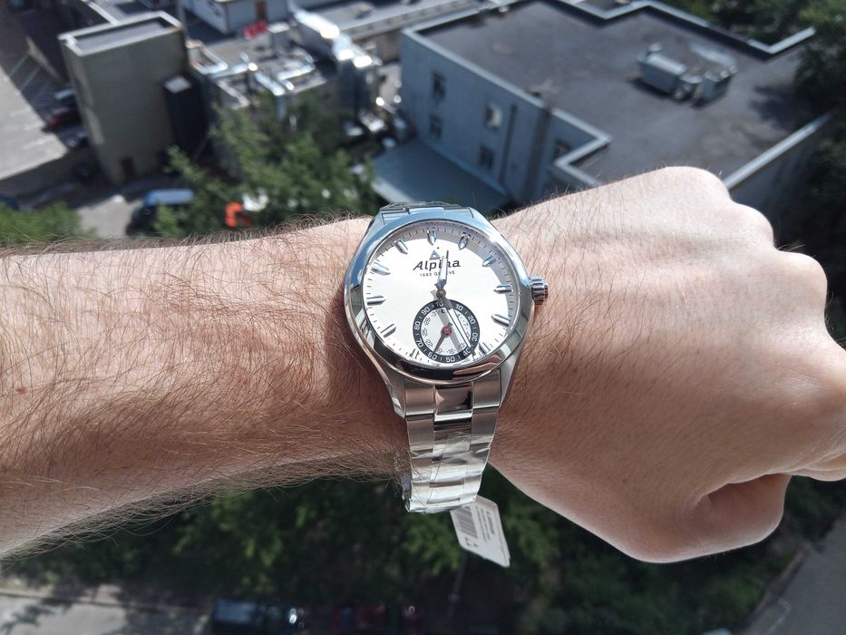 Швейцарские умные часы - Alpina Horological, сапфир, сборка Женева