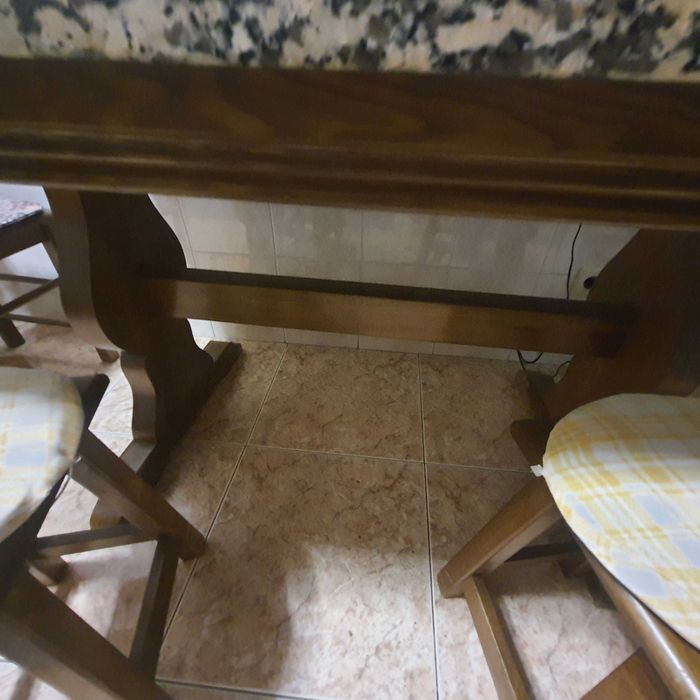 mesa de cosinha em granit  e madeira