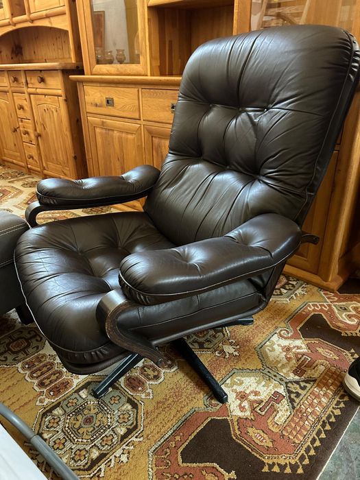 Skórzany  obrotowy fotel vintage