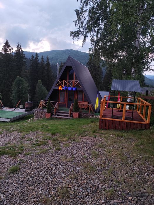 Проживання в будиночку A-frame