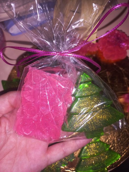 Мило ручної роботи