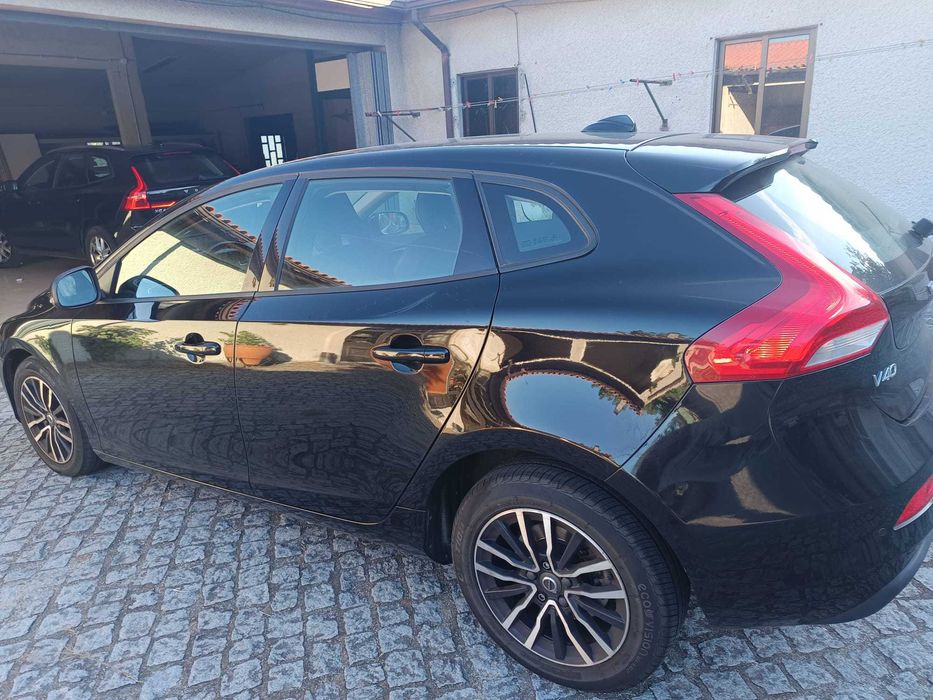 Carro Volvo V40