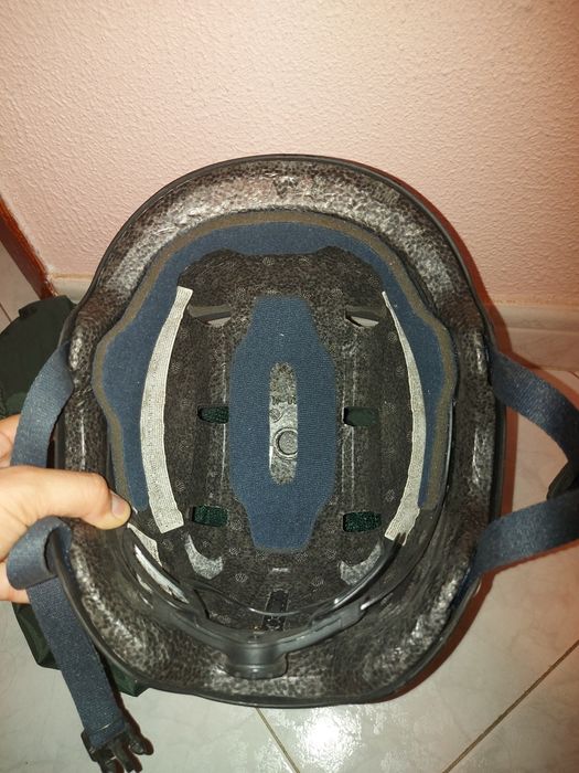 Capacete para Trotinete/ bicicleta/ skate/ patins...