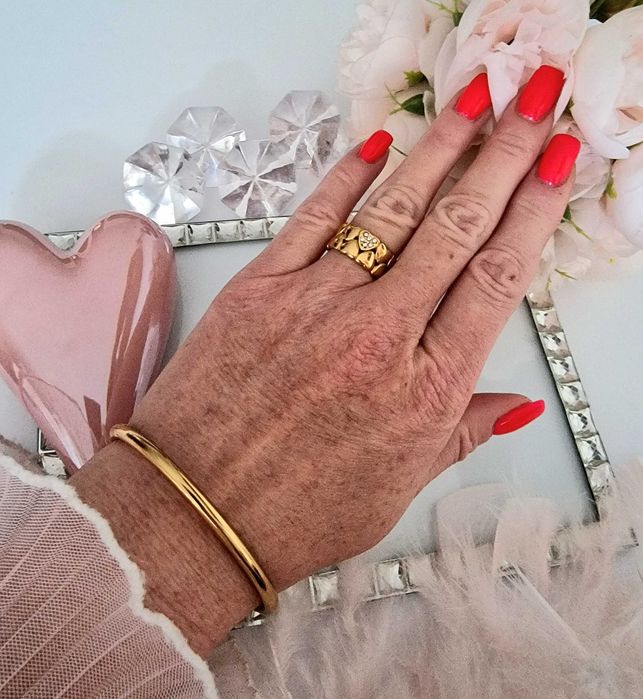 Obrączka dmuchane serduszka cyrkonie r. 8 stal chirurgiczna 316L cudo