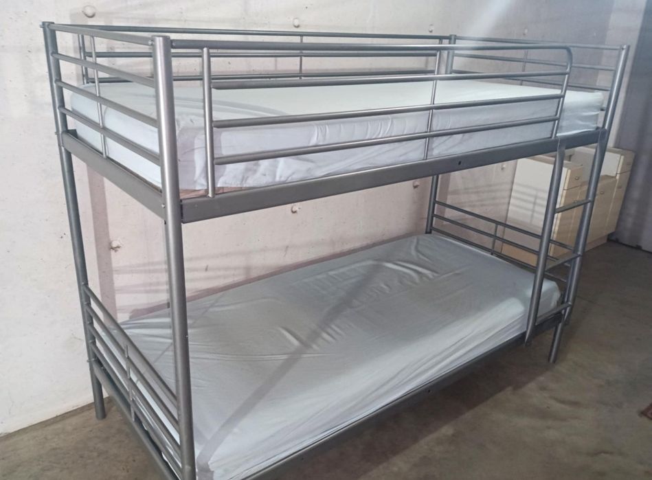 Beliche cama solteiro estrutura metálica resistente, com colchões