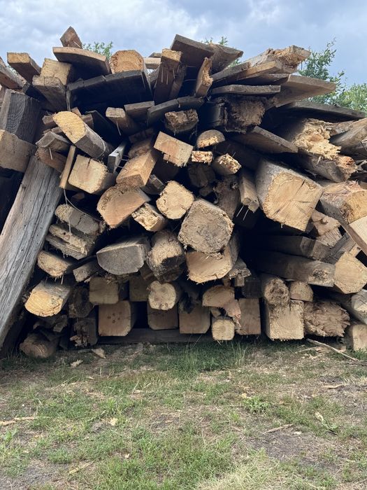 Drewno z rozbiórki starej stodoły