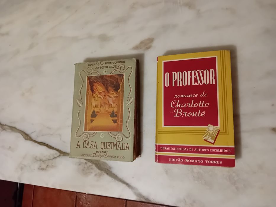 Conjunto de 2 Livros de Romance Antigos