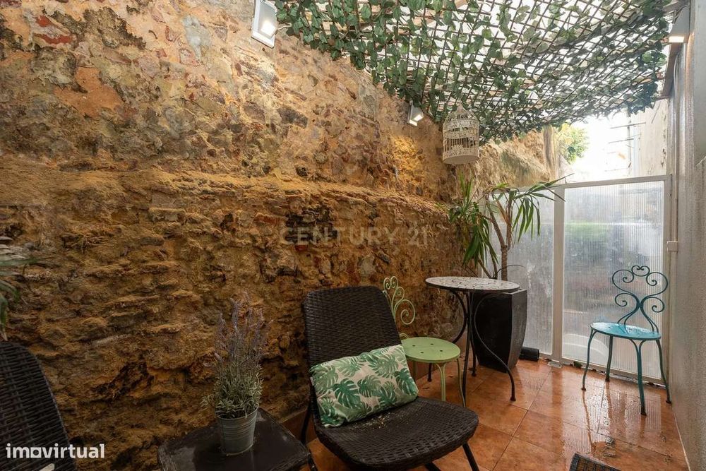 Apartamento com Alojamento Local Ativo — Alfama, Lisboa