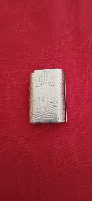 Capa de isqueiro Marlboro Medium