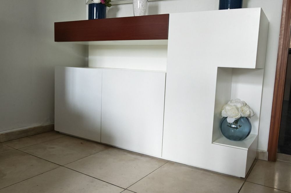 Móvel de Apoio / Aparador Moderno