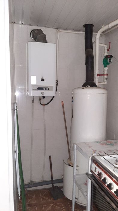 Продаж капітального будинку у центрі м. Мерефа