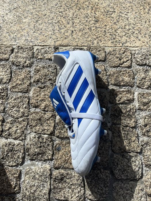 Chuteira adidas