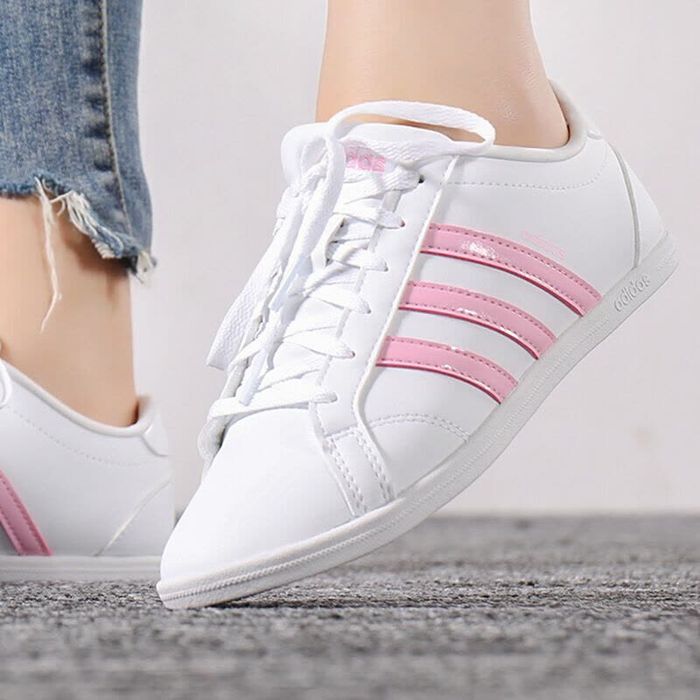 Кроссовки женские Adidas CONEO QT