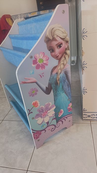 Vendo Estante/Livros da Disney!