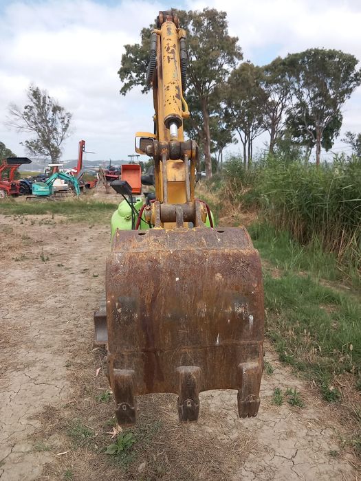 Giratória yanmar  vi o20  duas toneladas  semi nova