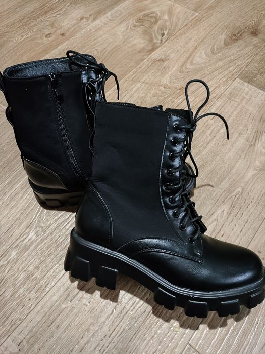 Продам осінні ботінки