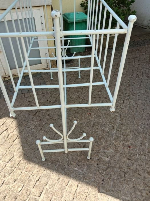 Cama em ferro   bebé