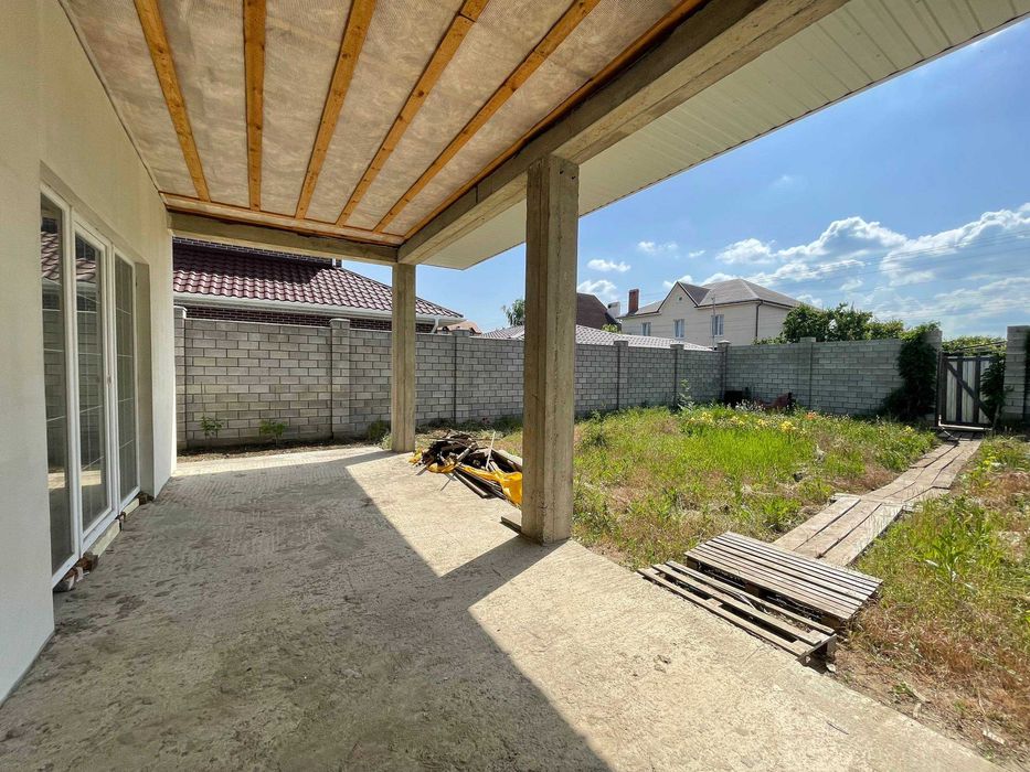 Продам капитальный одноэтажный дом в ПГТ Таирова площадь  150 м