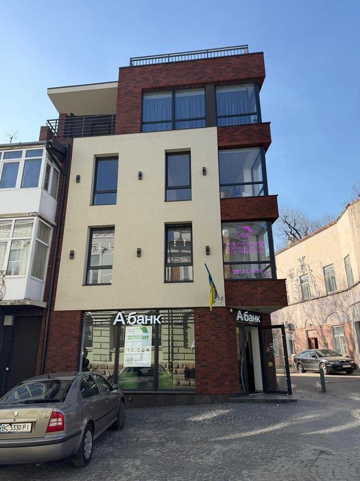 Оренда сучасного комерційного кабінету у самому центрі Дрогобич!