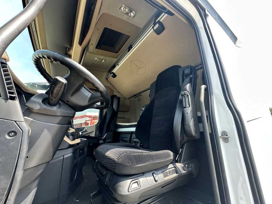 Mercedes-Benz Actros бампер разборка мерседес актрос шрот запчасти