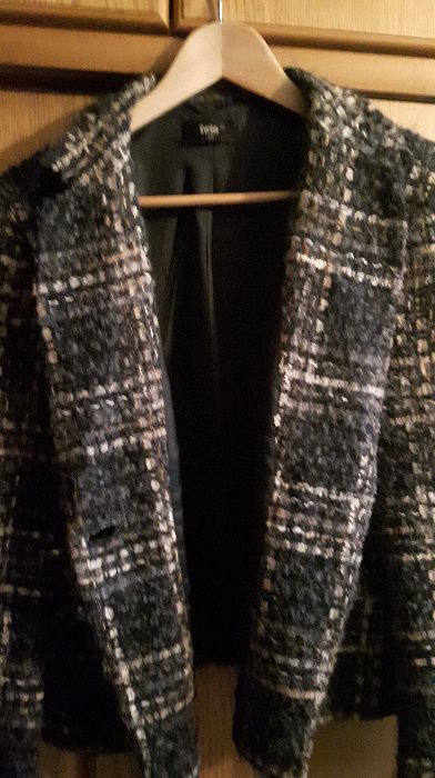 Elegancka marynarka damska w spokojnych odcieniach, rozm. 44/L