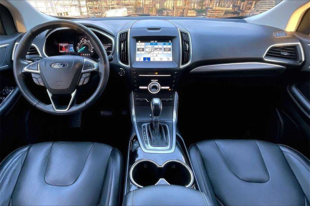 Ford Edge Titanium      2018