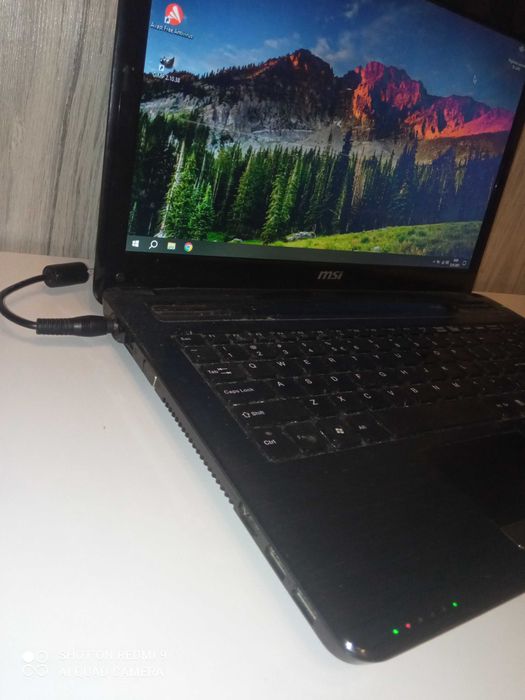 Laptop MSI CR640