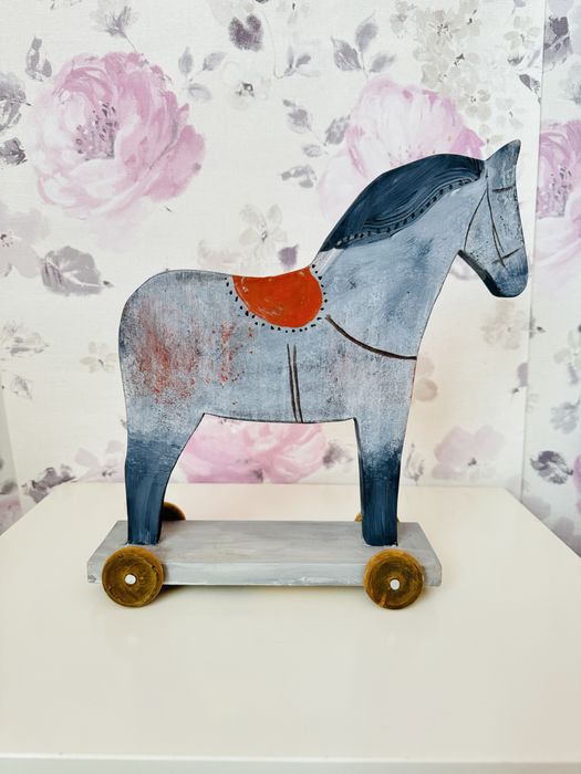 Duży Drewniany koń na kółkach, ozdoba konik retro