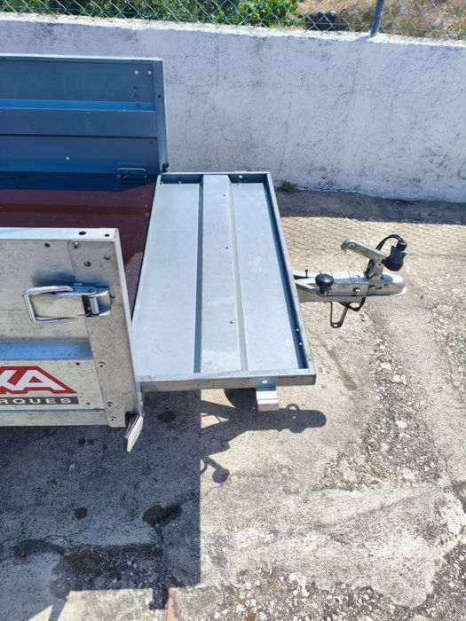 Reboque de carga 370 kg — robusto, prático e pronto a usar