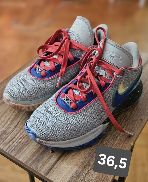 Nike Buty do koszykówki Lebron XX  Szary r.36,5