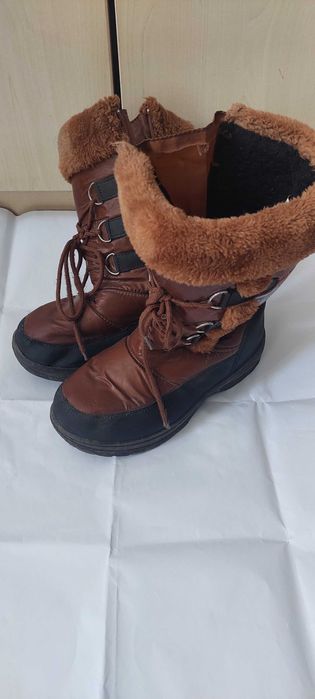Віддам чоботи дитячі