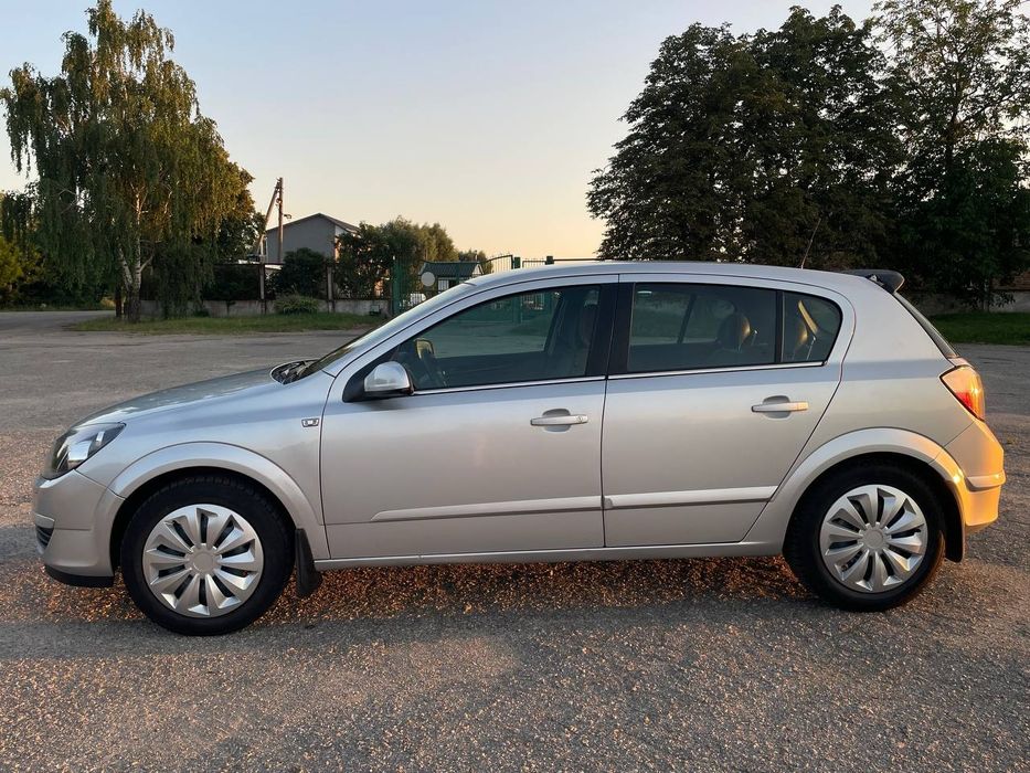 Astra H 1.6 бензин 2005 року