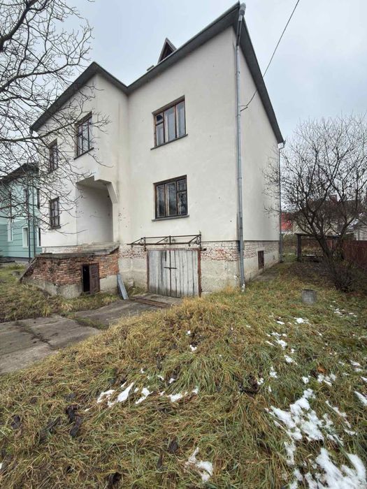 Продається будинок в с. Крихівці, в 10 хвилинах від міста