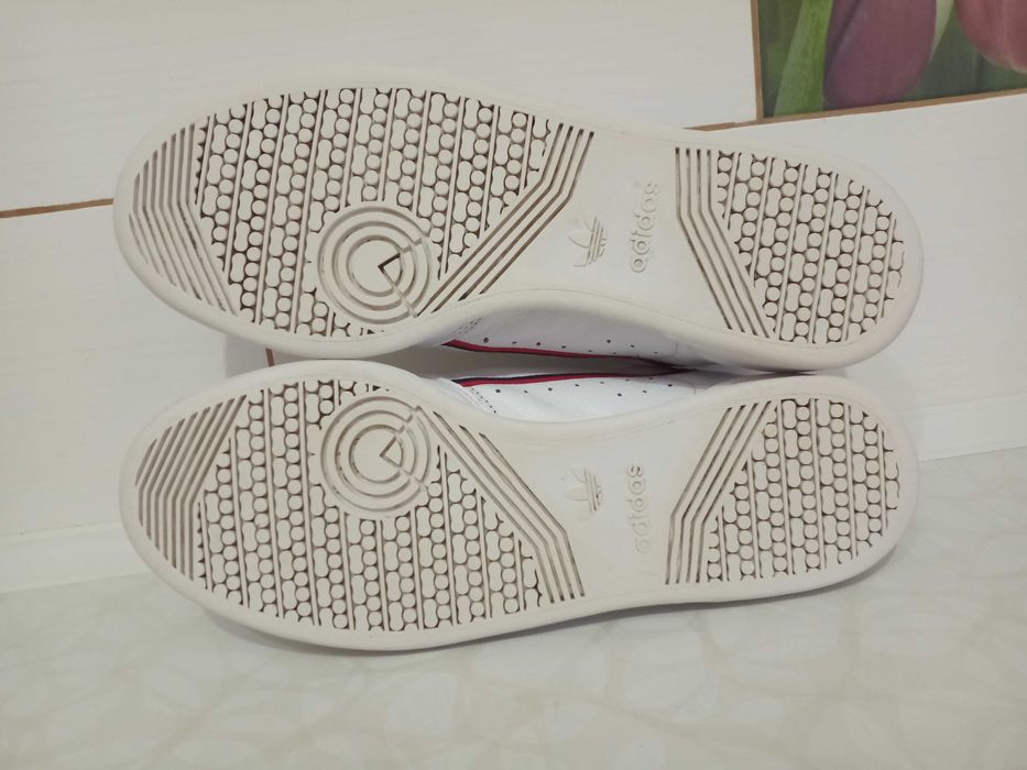 Кроссовки Adidas Continental 44 размер 28 см