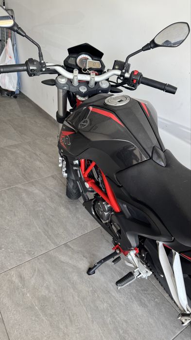 Moto Benelli BN251