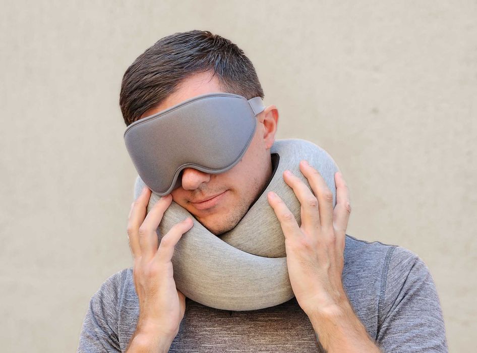 Подушка для шиї з підтримкою 360° + сумка + маска + беруші