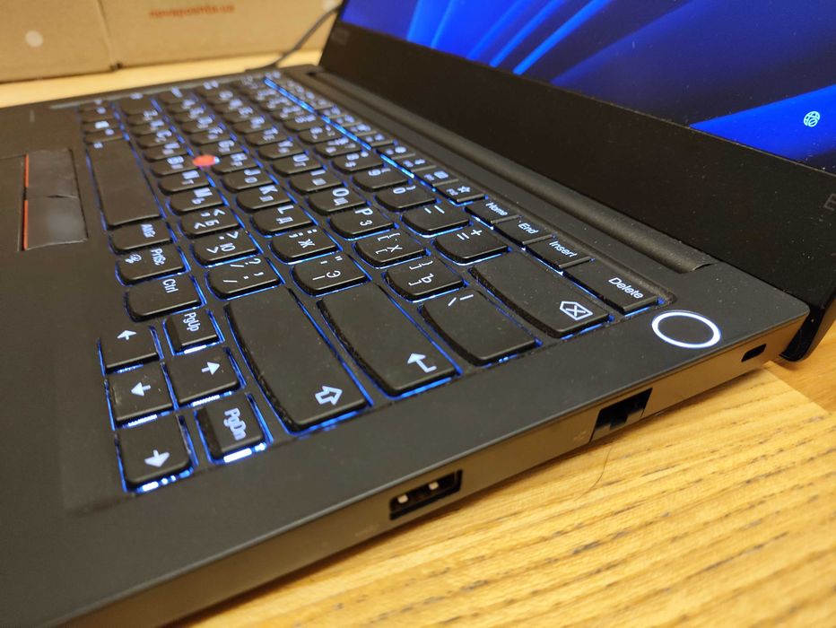 Ноутбук Lenovo ThinkPad E14 gen1 - i5-10210U, 8/256, IPS FullHD