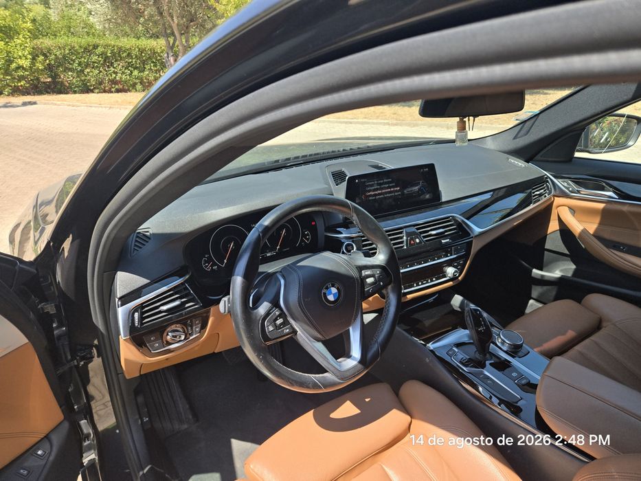 BMW 530 e iPerformance Line Luxury financiando/ garantia