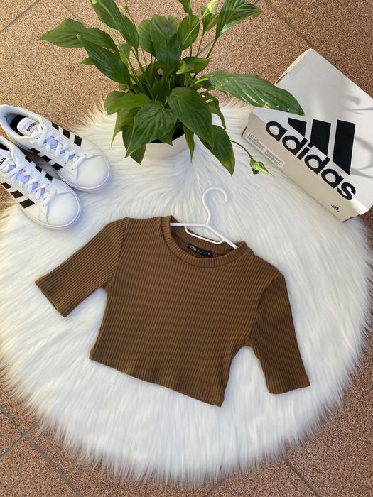 Piękny Crop Top Zara