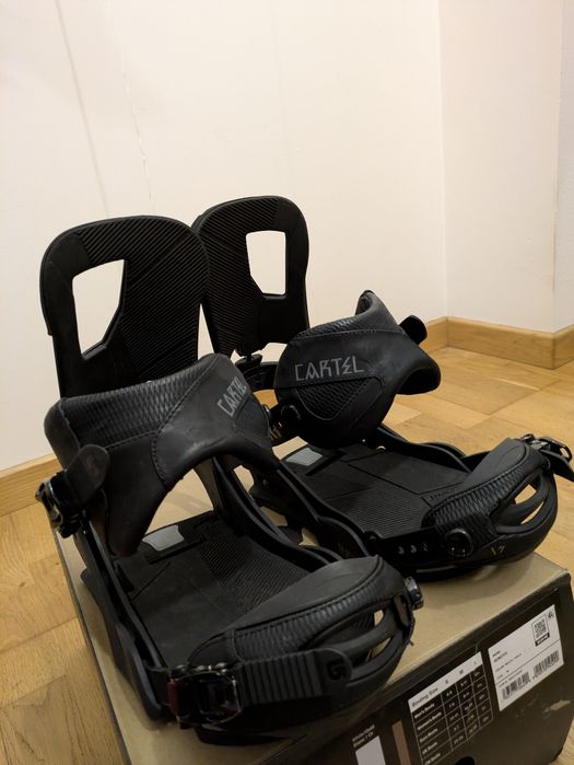 Burton Cartel M ReFlex wiązania snowboardowe snowboard czarne Channel