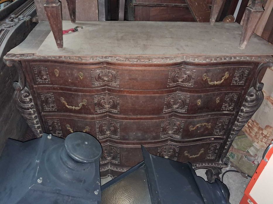 Mobiliário estilo D. José