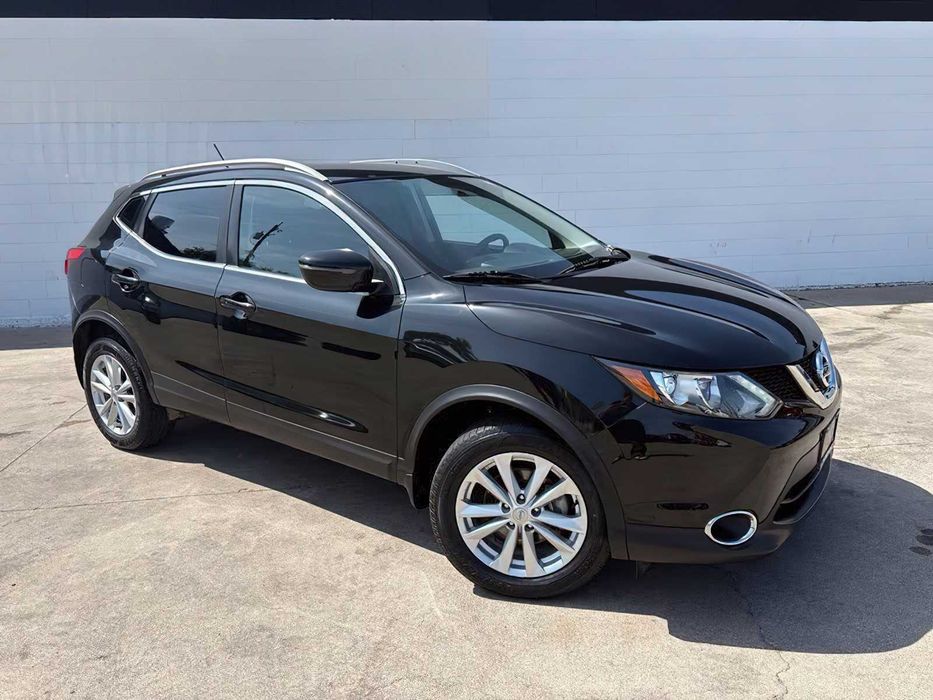 Nissan Rogue Sport      2017